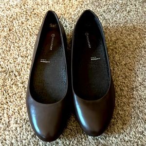 Rockport flats size 8